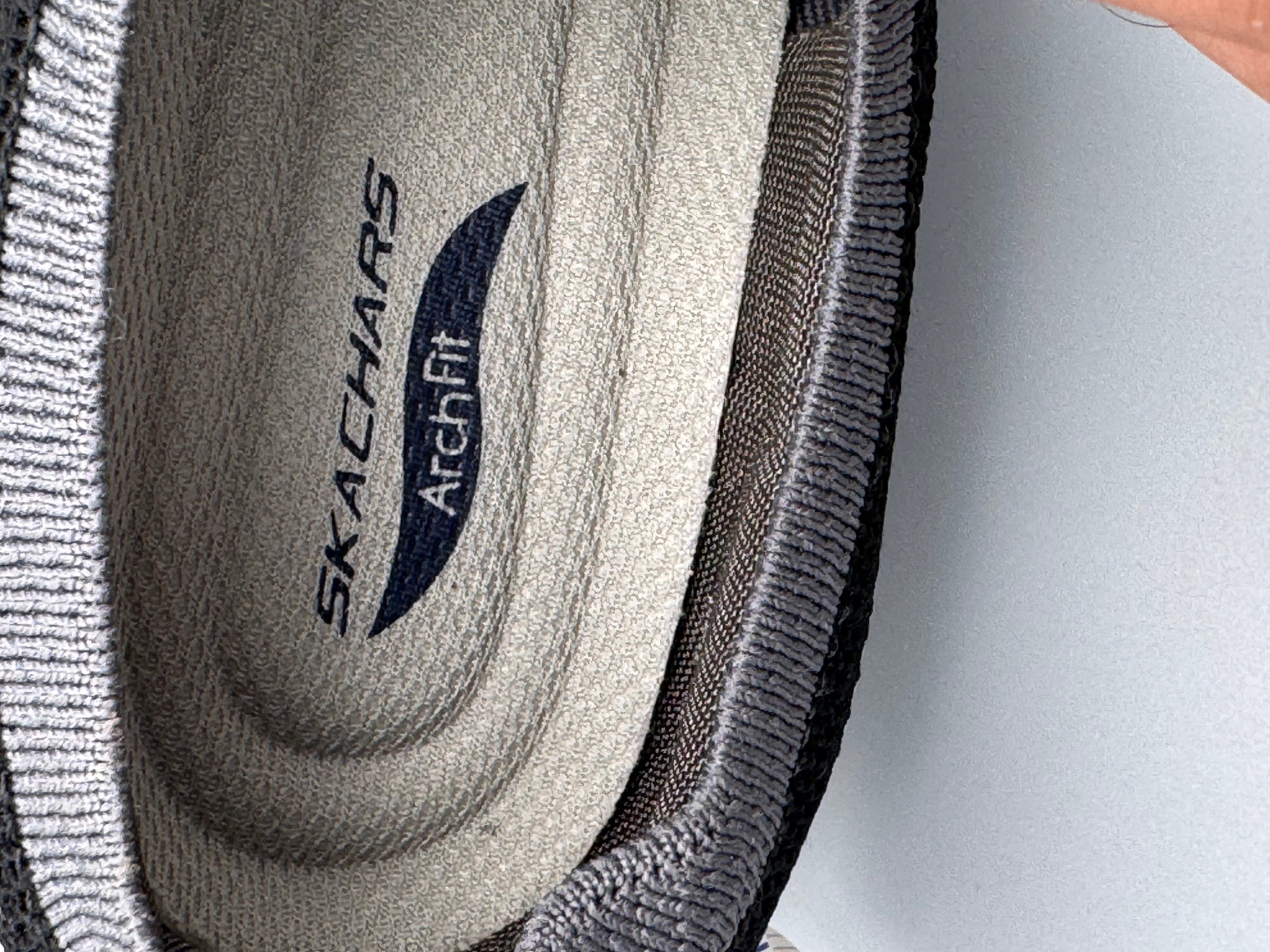 Skechers max cushion (nauhaton)
